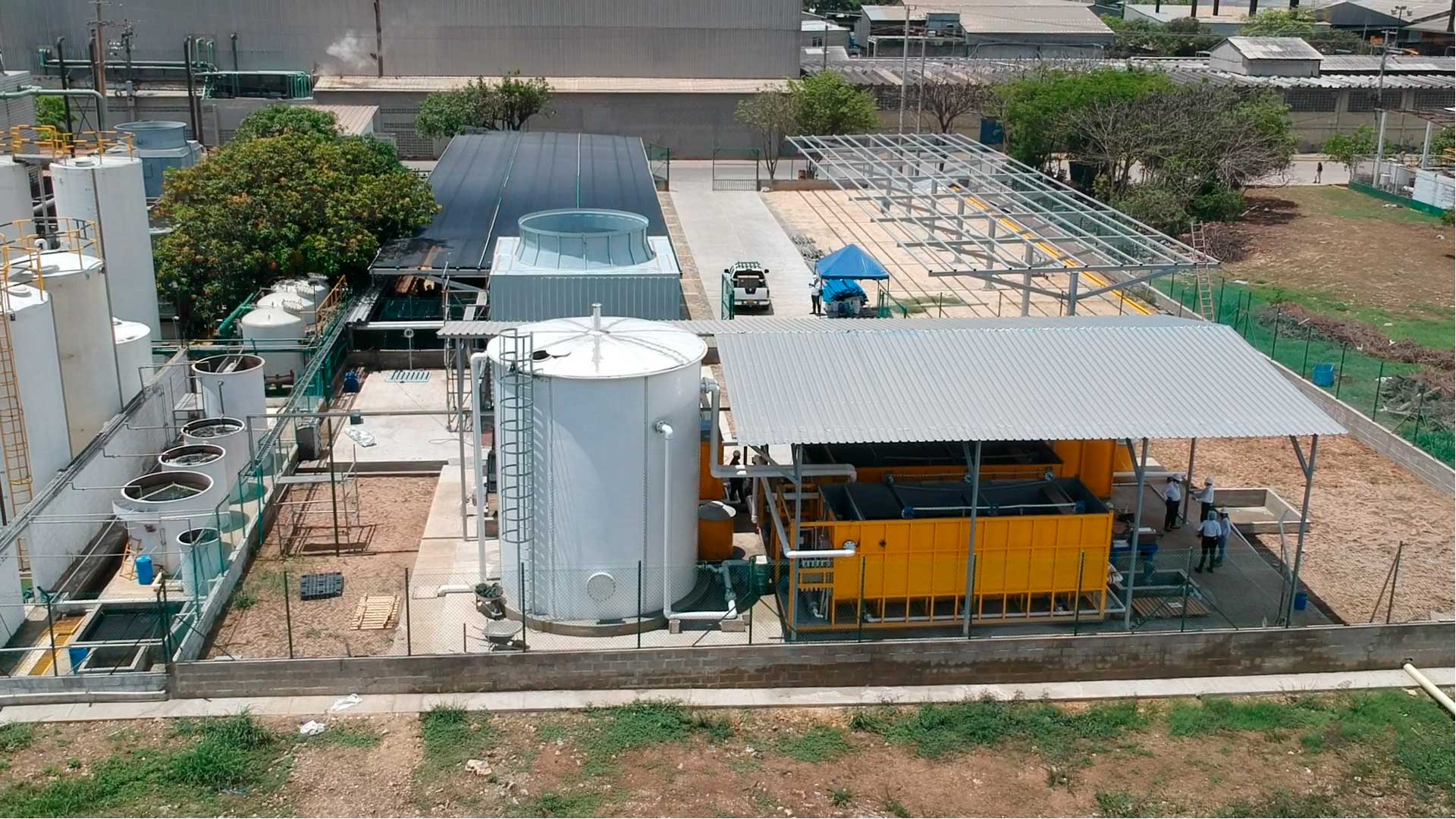 planta de tratamiento de aguas residuales contenerizada terminando de instalar - ver detalles