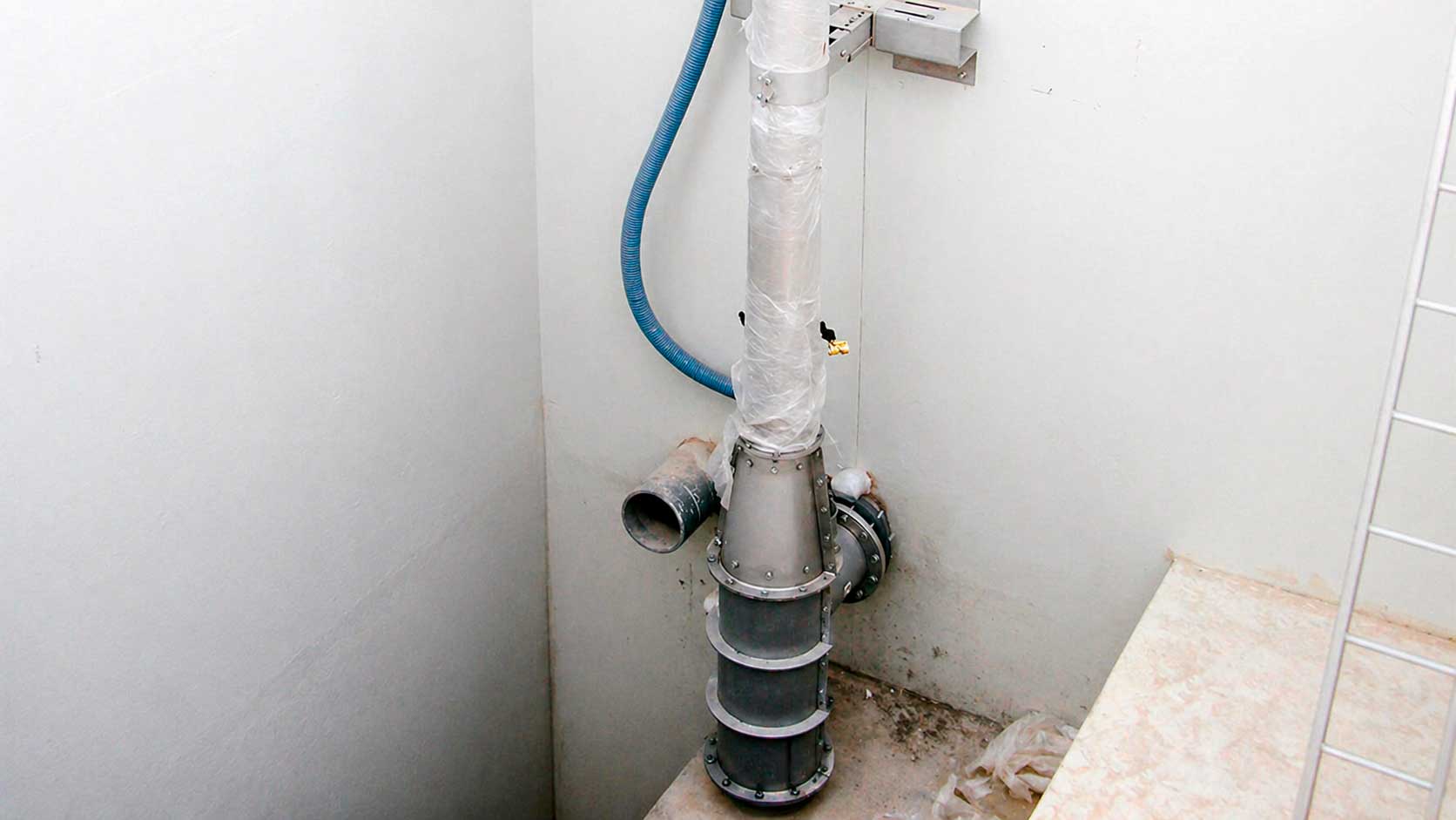 Tamiz Vertical para Estaciones de Bombeo